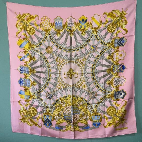 Hermes British Heraldry Coat Of Arms Pink Gold Blue 100% Silk Scarf 90cm Square - Picture 16 of 16